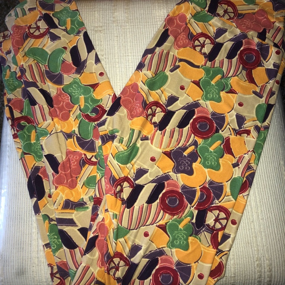 Gummy bear OS LuLaRoe leggings